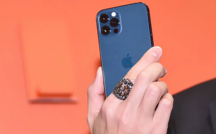 鹿城苹果手机维修分享iPhone12系列重启方法教程 